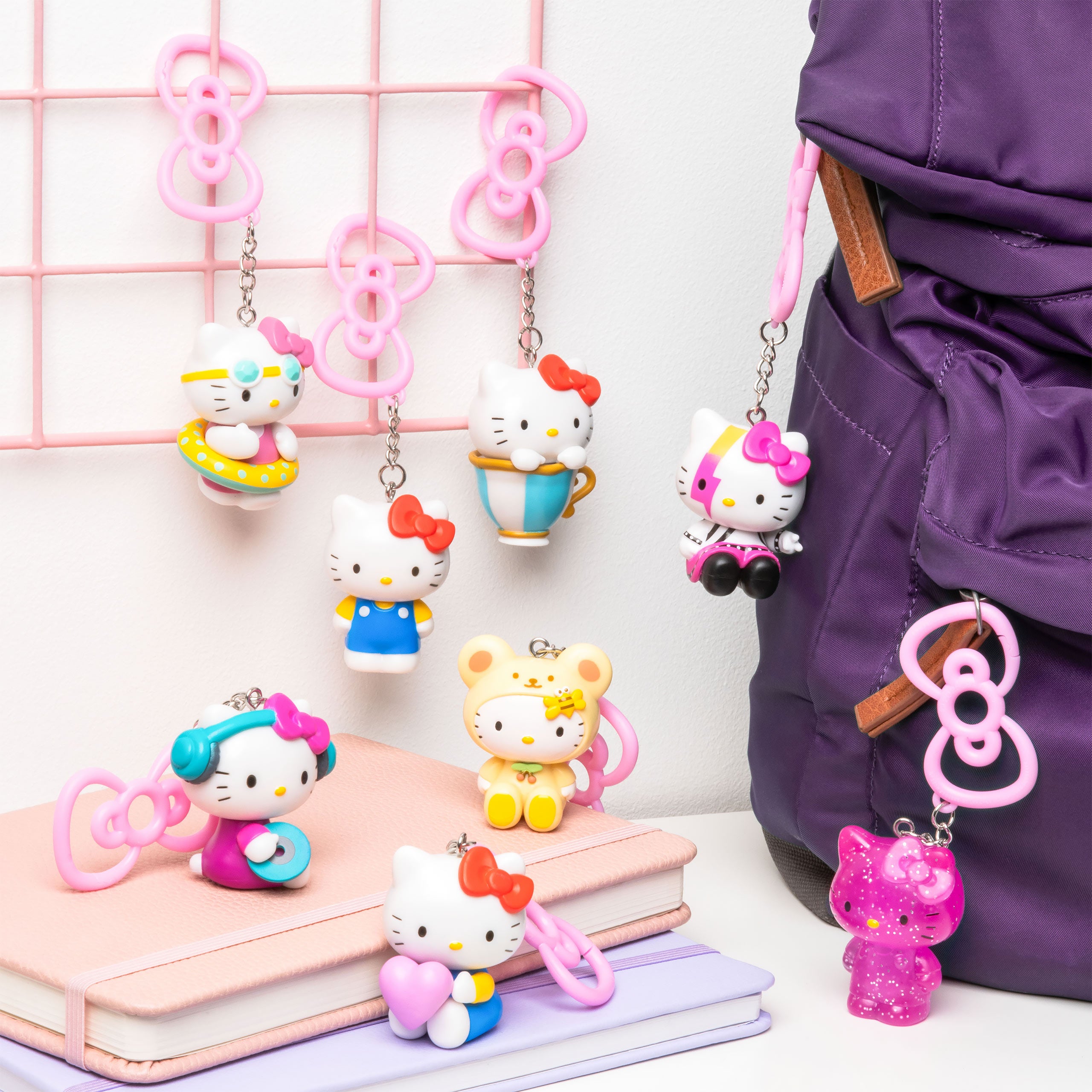 Product image Sanrio - Hello Kitty and Friends Mystery Keychains 24-Piece Display E1090427