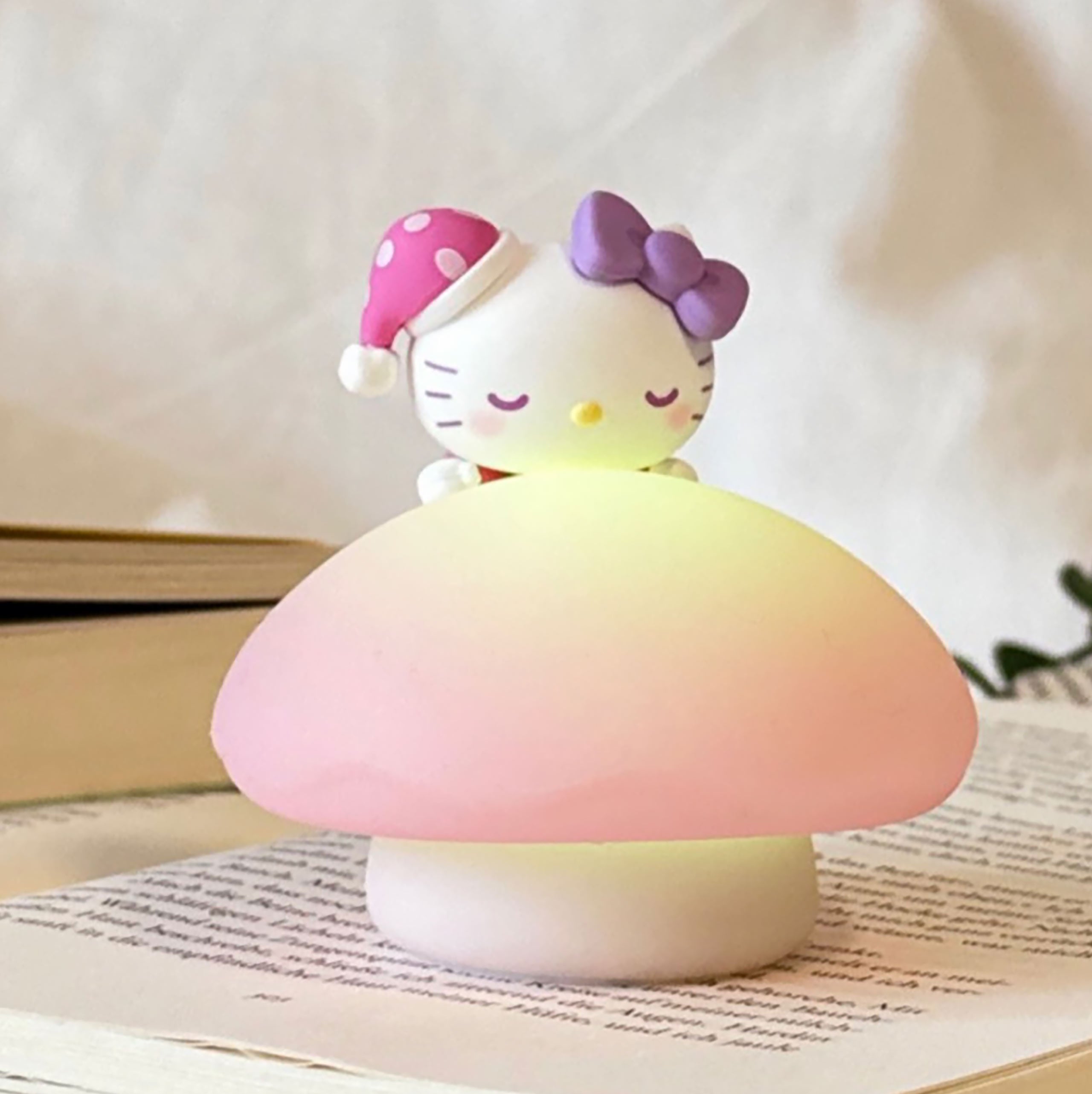 Image produit Hello Kitty and Friends - Figurine mystère YuMe Little Mushroom veilleuse