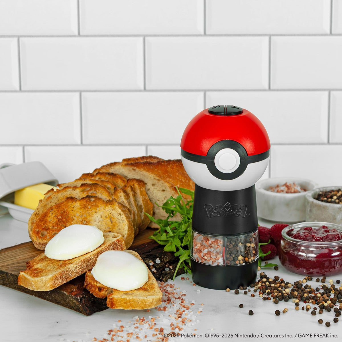 Image produit Pokémon - Moulin à sel et poivre électrique Poké Ball