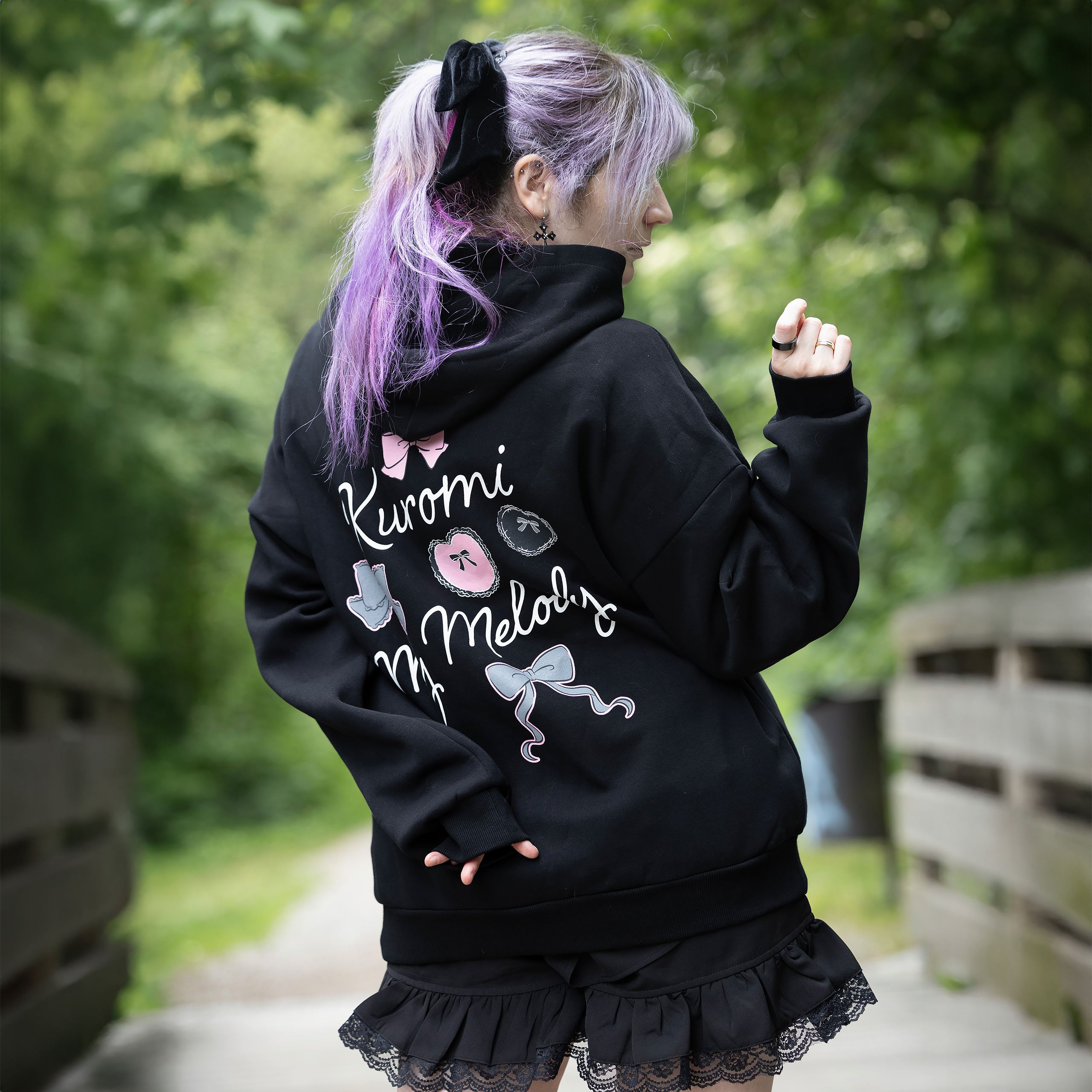 Image produit Hello Kitty - Sweat à capuche Kuromi et My Melody