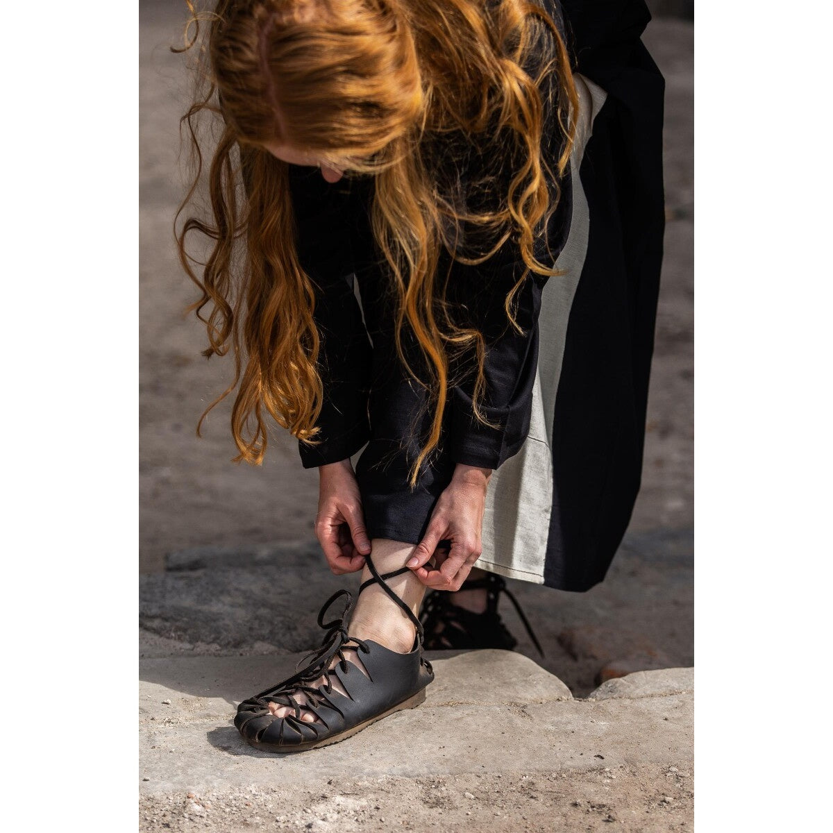Image produit Chaussures médiévales en cuir nubuck noir