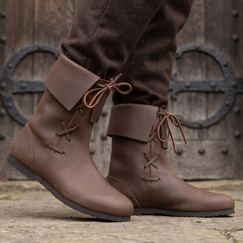 Image produit Bottes médiévales à revers en cuir nubuck marron