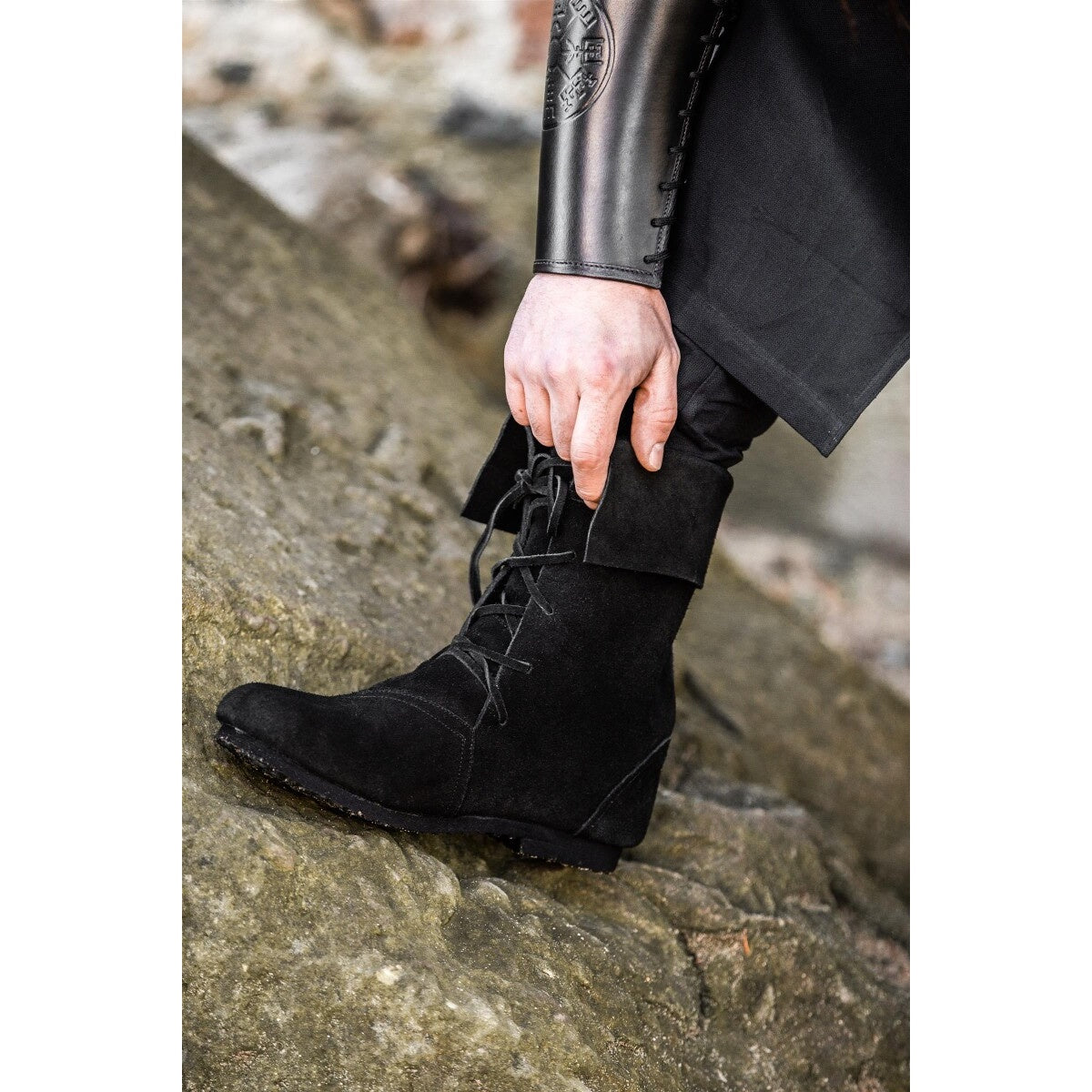 Image produit Bottes médiévales Aurin avec revers noir