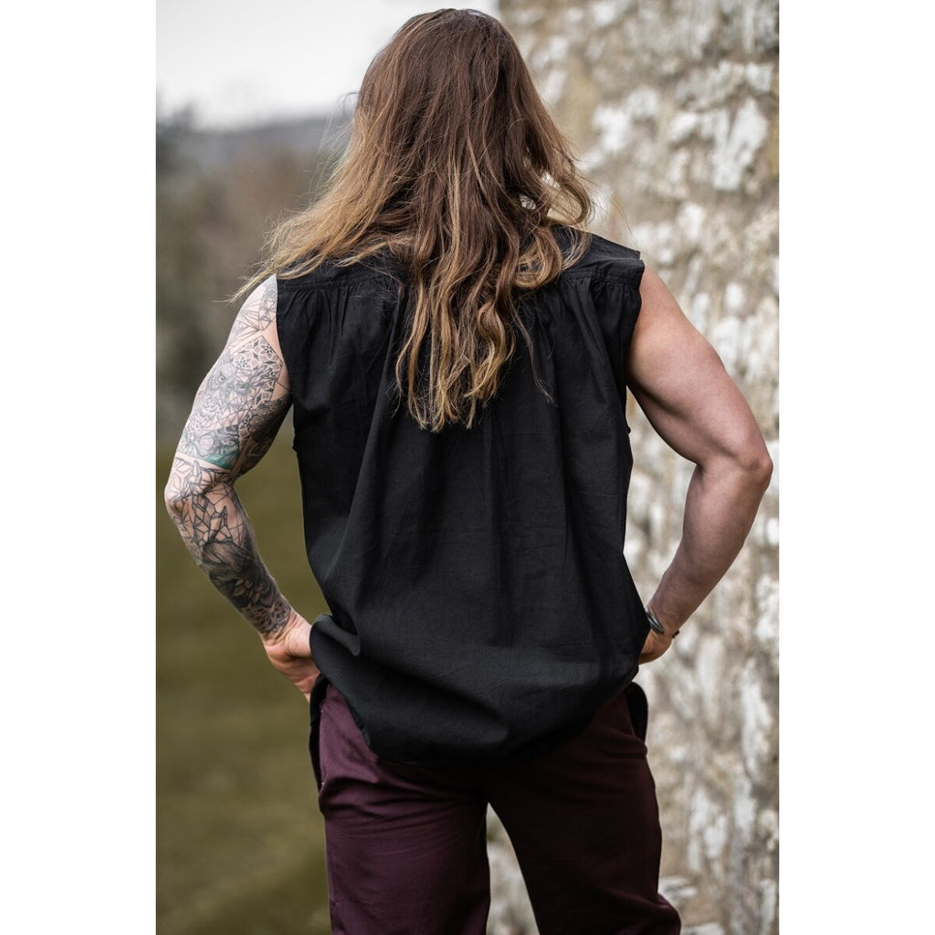 Image produit Chemise médiévale à col montant lacée Louis sans manches noire