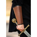 Image produit Brassard en cuir médiéval Ottar avec embossage Vegvisir marron