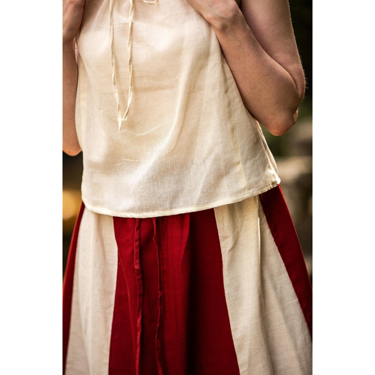 Image produit Blouse d'été médiévale Lotte avec volants beige