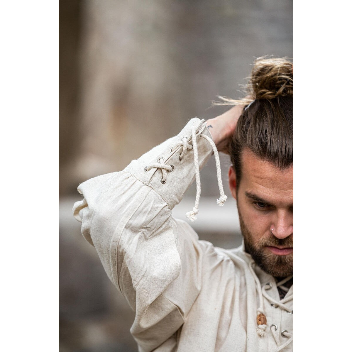 Image produit Chemise médiévale Claude avec poignets lacés