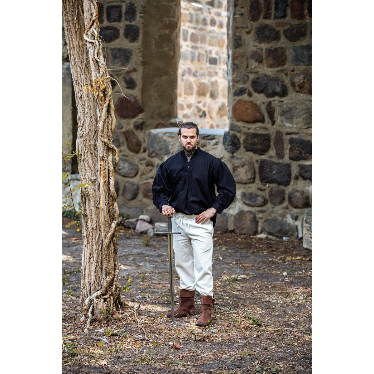 Image produit Chemise médiévale à plis nervurés avec boutons en bois Oswald noir