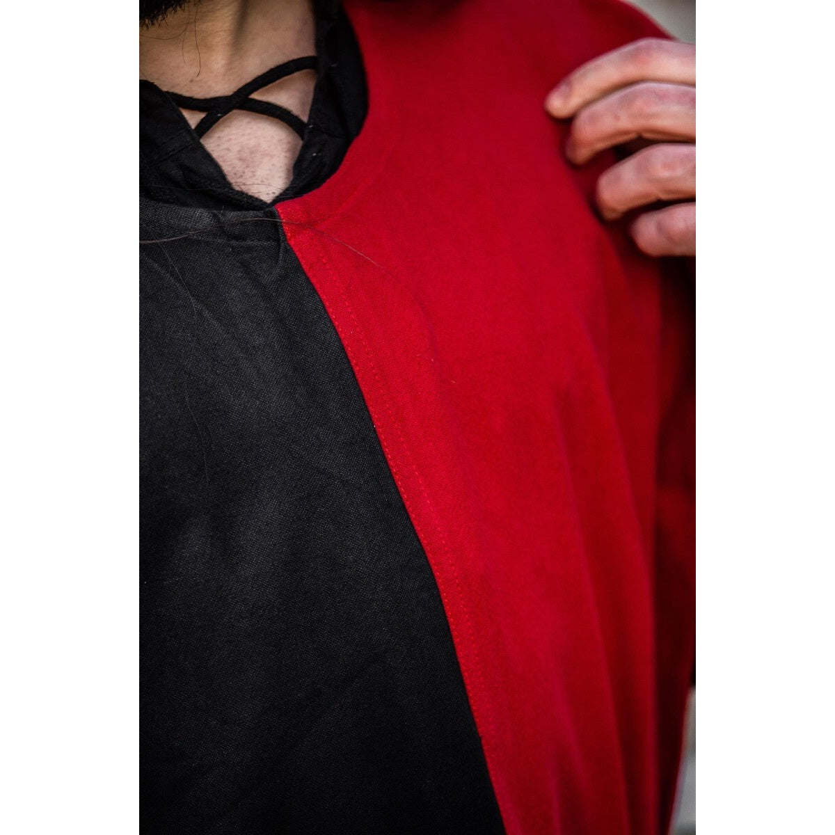 Image produit Surcot médiéval noir-rouge