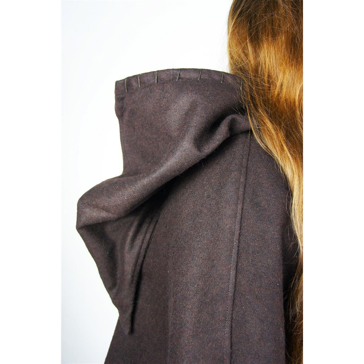 Image produit Gugel médiévale Egill avec broderie marron