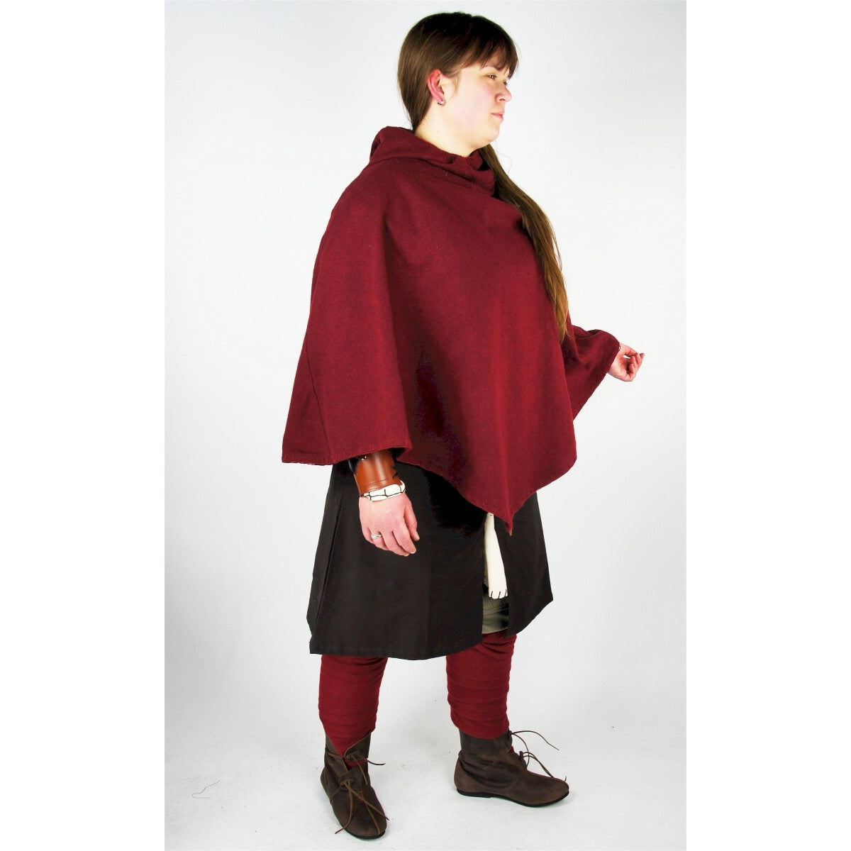 Image produit Capuchon médiéval Egill avec broderie rouge