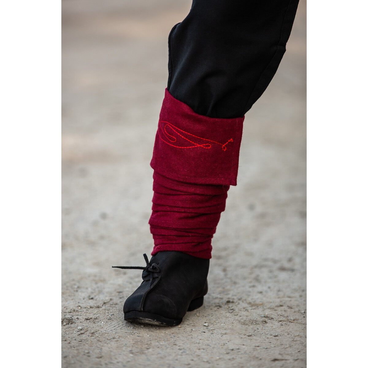 Image produit Guêtres médiévales en laine Hannes avec broderie