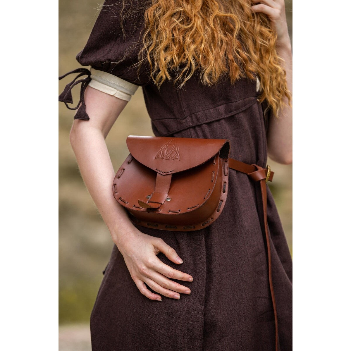 Image produit Bourse de ceinture médiévale Erin en cuir avec embossage celtique