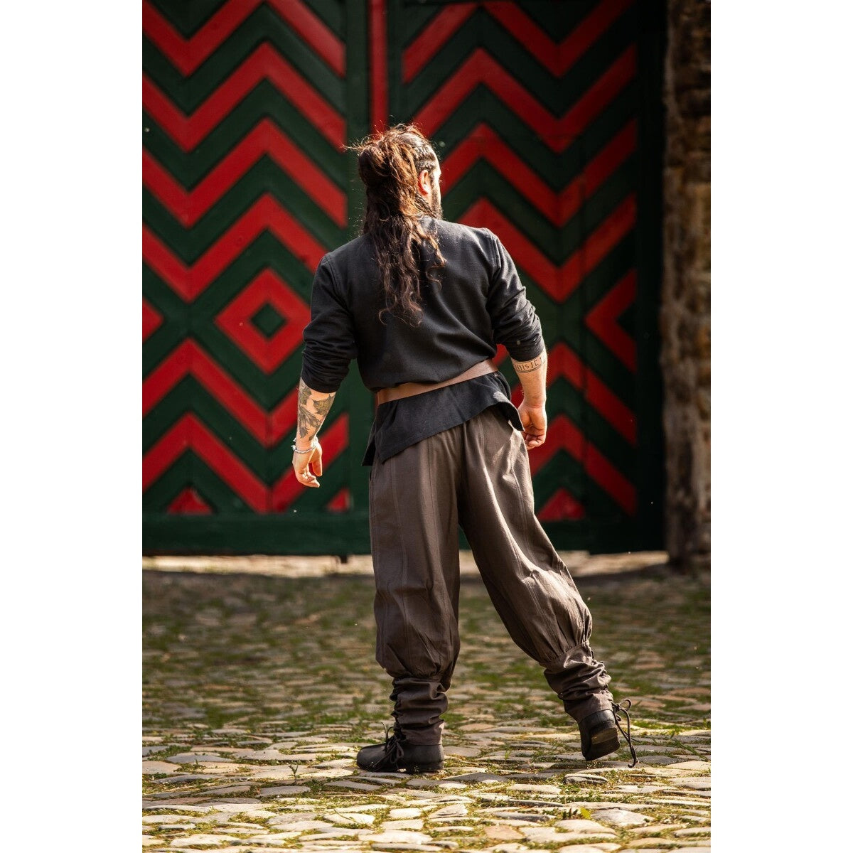 Image produit Pantalon médiéval Tiago avec laçage de jambe marron