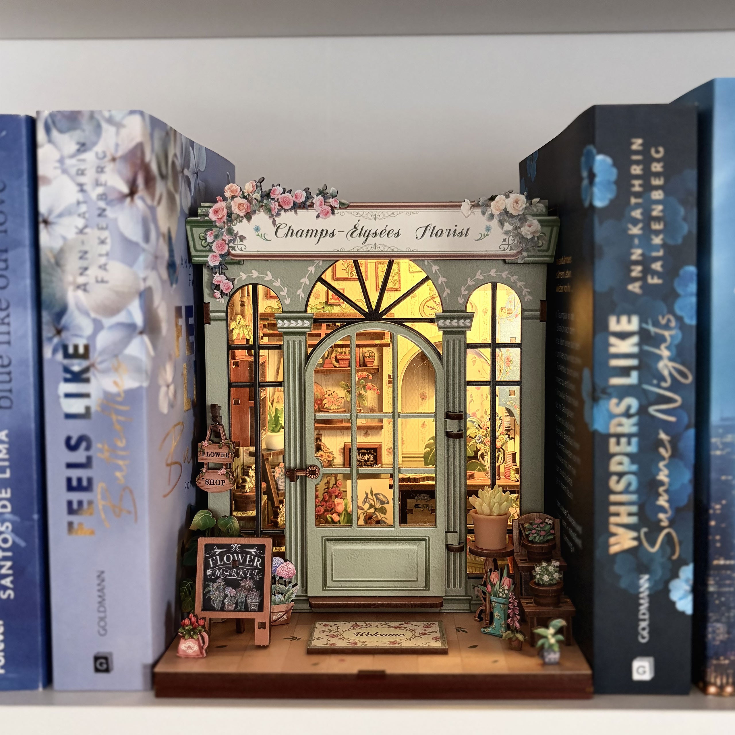 Image produit CuteBee - Maquette de maison miniature Book Nook Champs-Élysées Florist