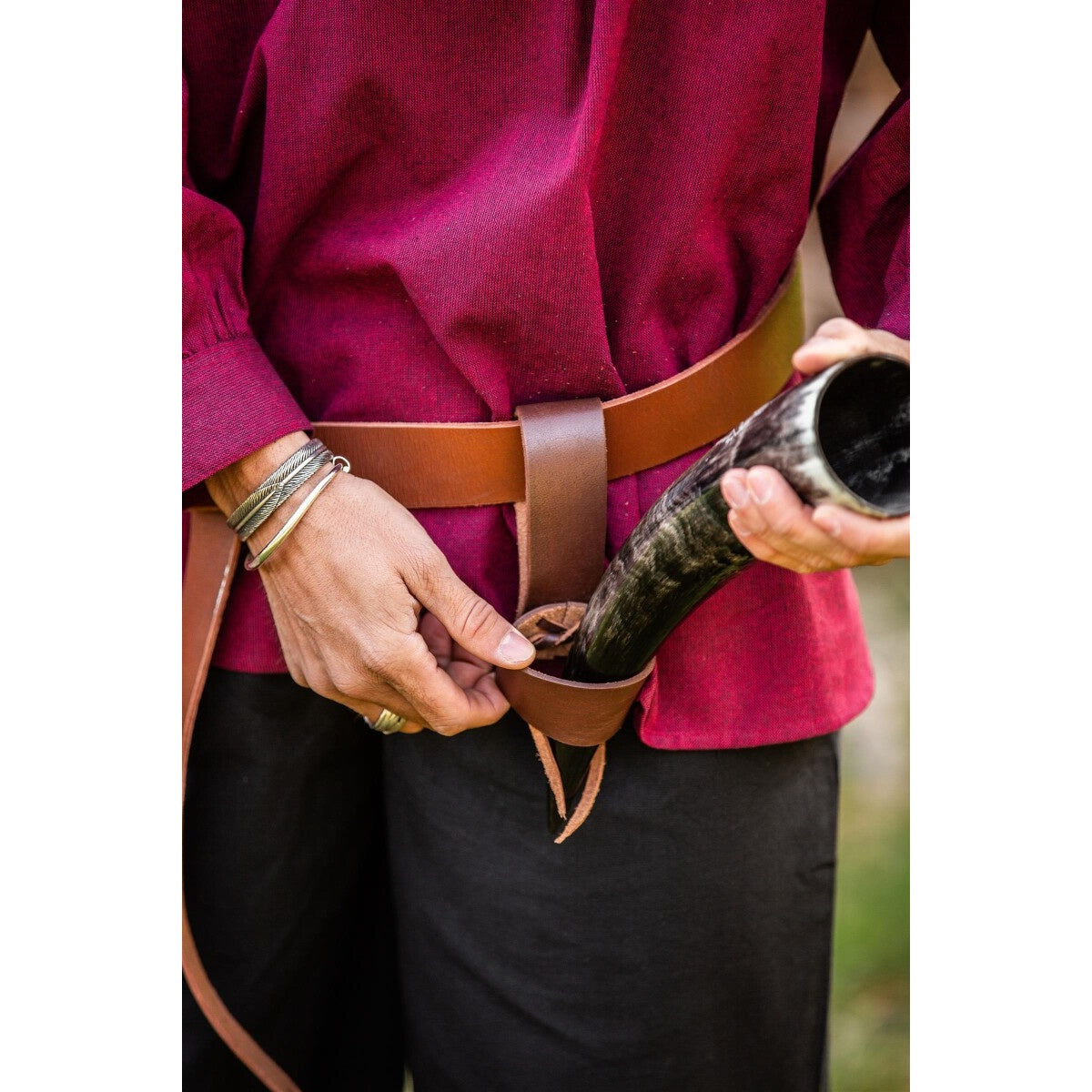 Image produit Porte-cor en cuir médiéval