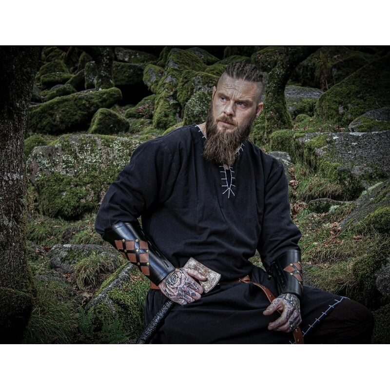 Image produit Tunique viking médiévale Erwin noire