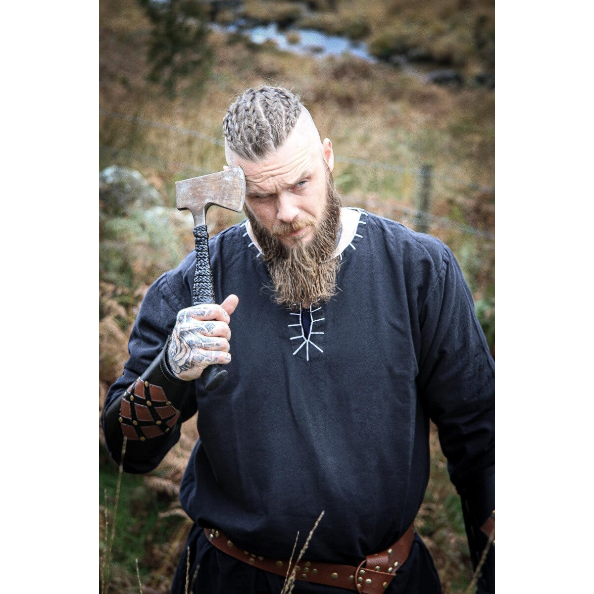 Image produit Tunique viking médiévale Erwin noire
