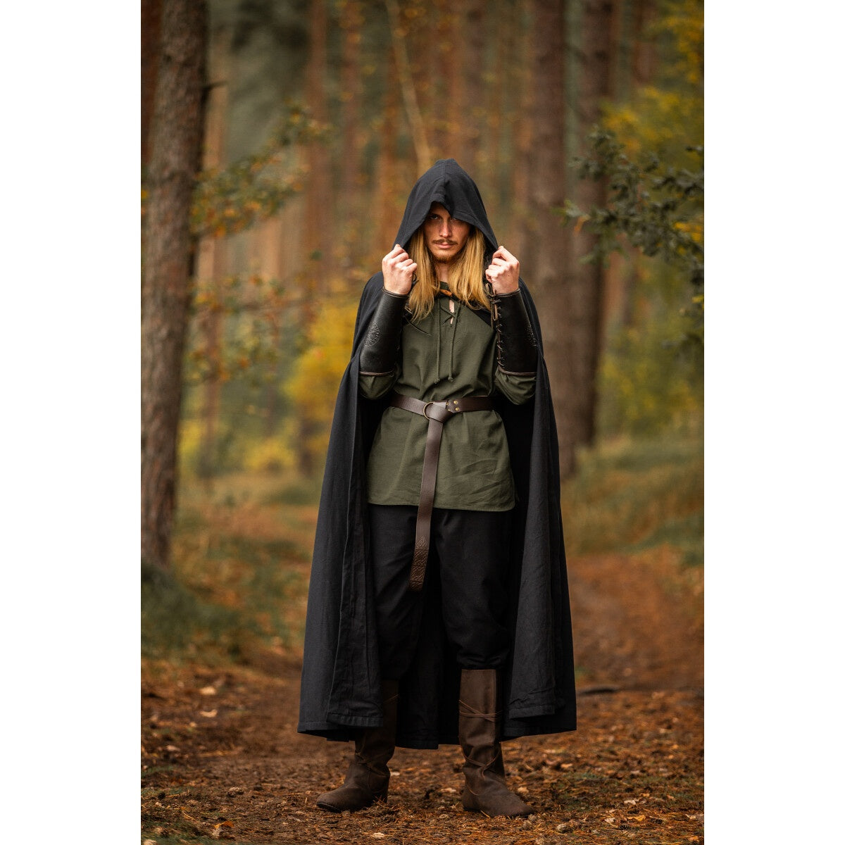 Image produit Cape médiévale Johannes noire