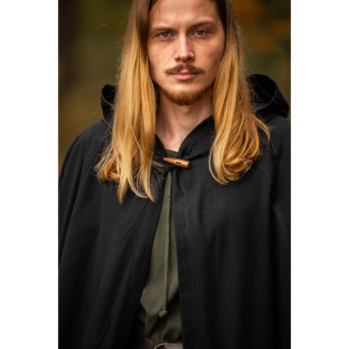 Image produit Cape médiévale Johannes noire