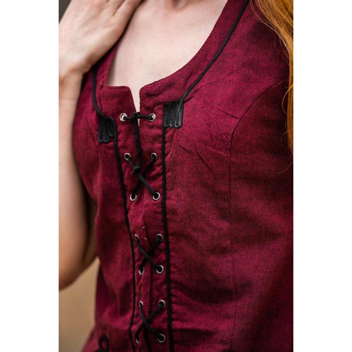 Image produit Gilet corseté médiéval Selma rouge