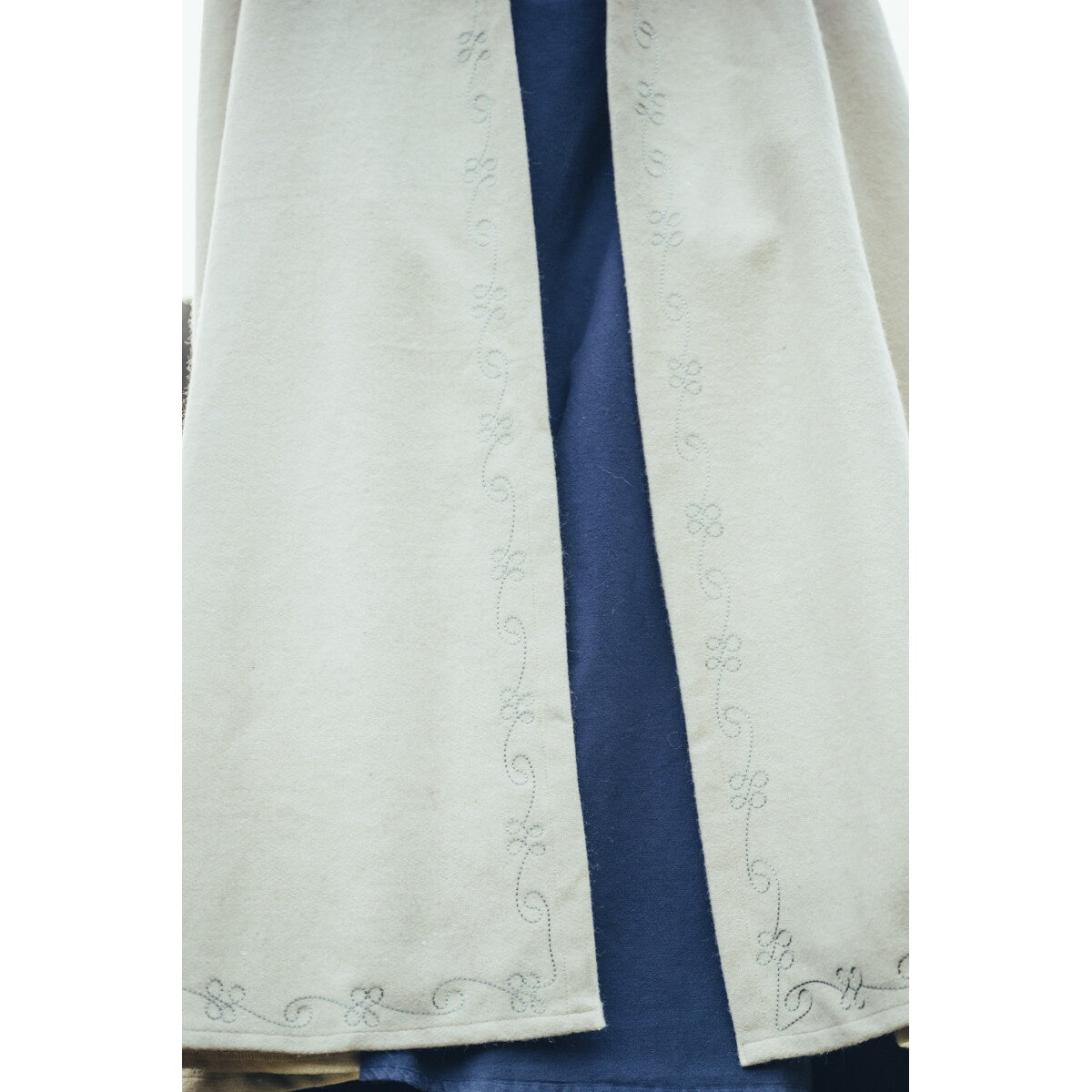 Image produit Cape médiévale en laine Alma 131 cm