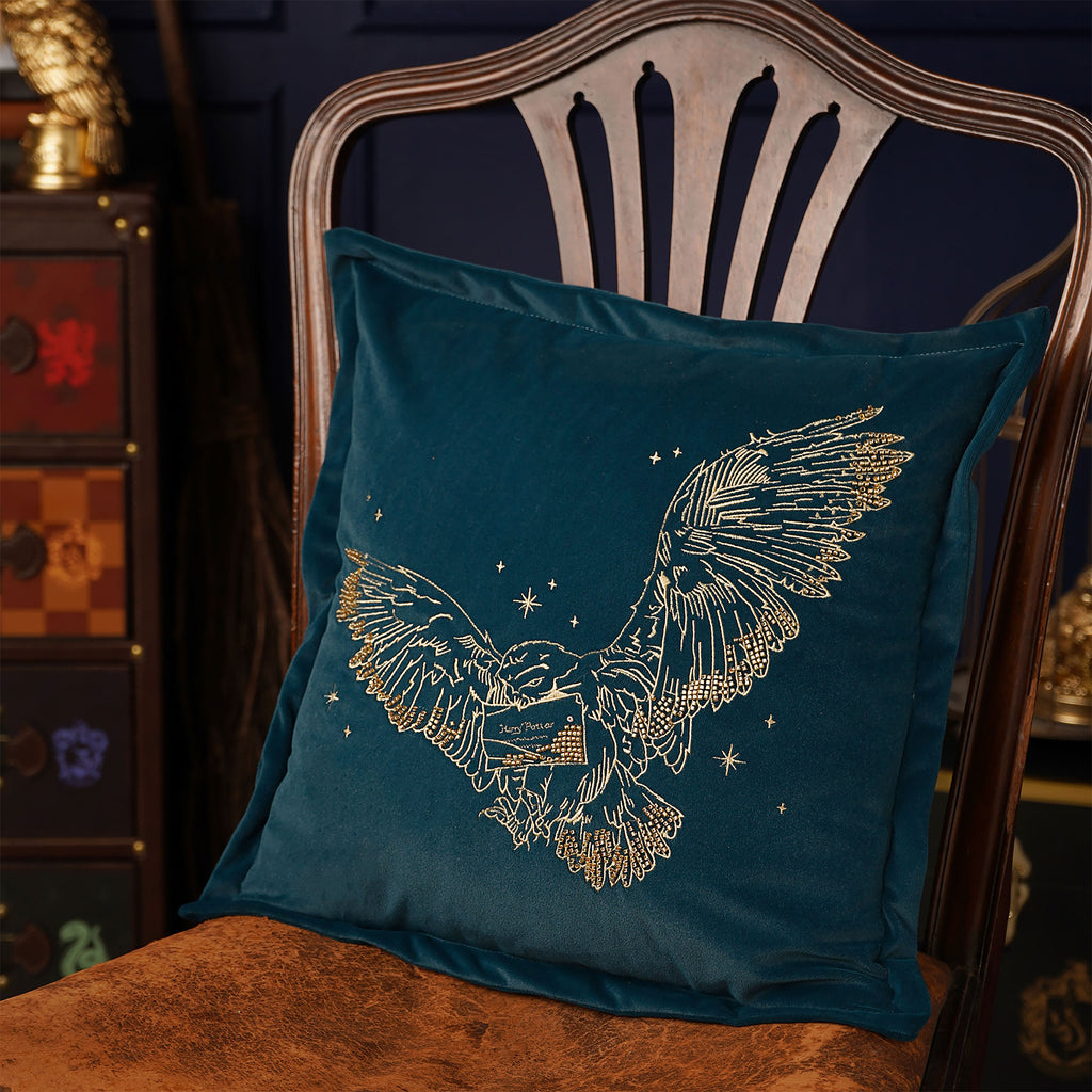 Image produit Harry Potter - Coussin Hedwige Alumni