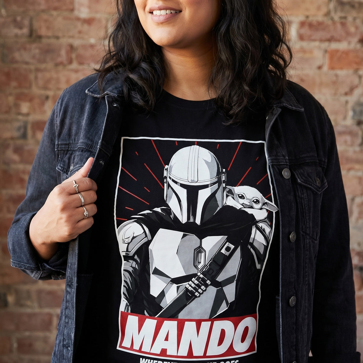 Image produit T-shirt Mando Wherever I Go He Goes noir - Star Wars The Mandalorian