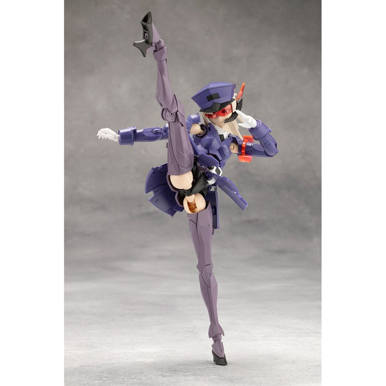 Product image Megalomaria Unlimited Universe – Valiant Model Kit Figure