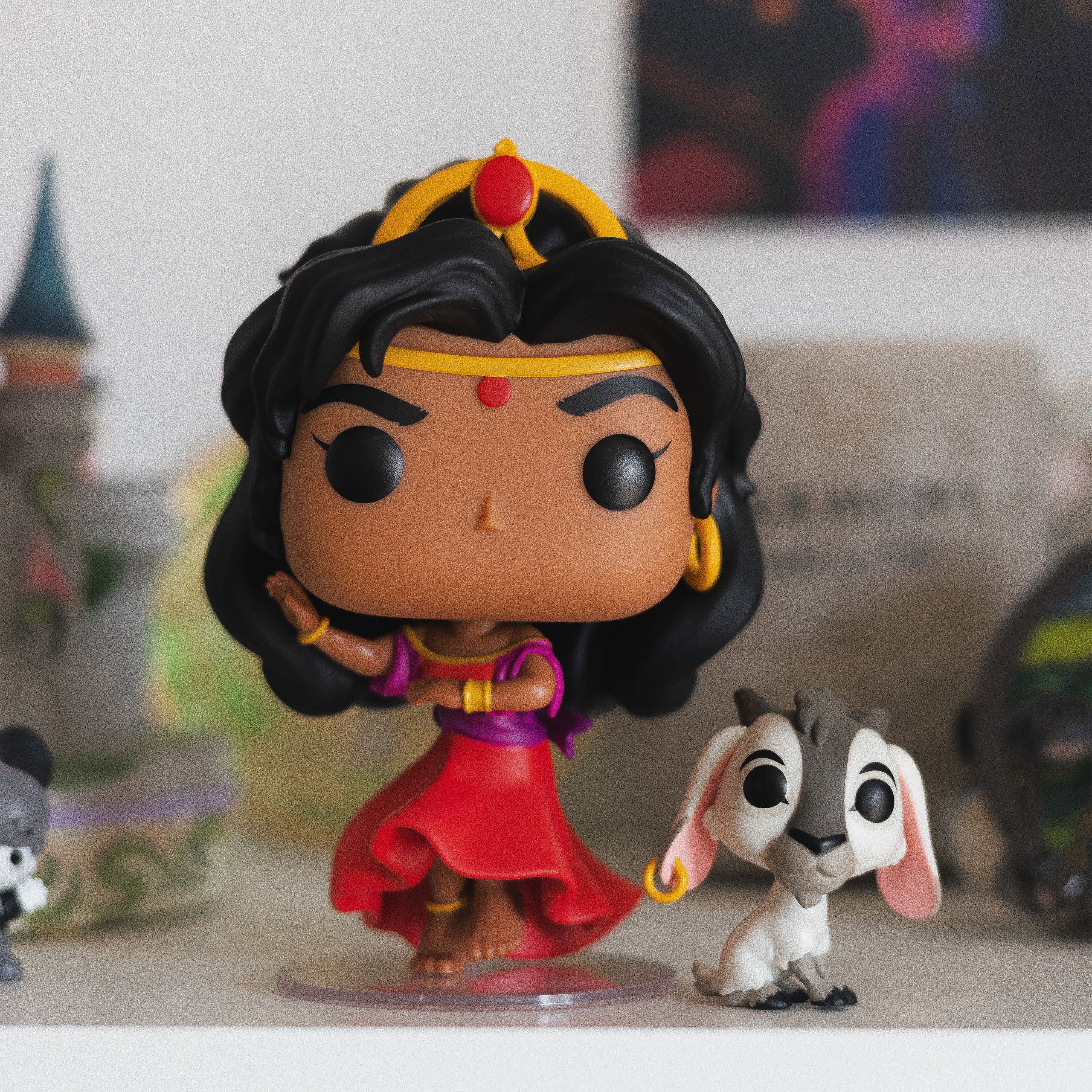 Image produit Le Bossu de Notre-Dame – Esmeralda avec Djali figurine Funko Pop!
