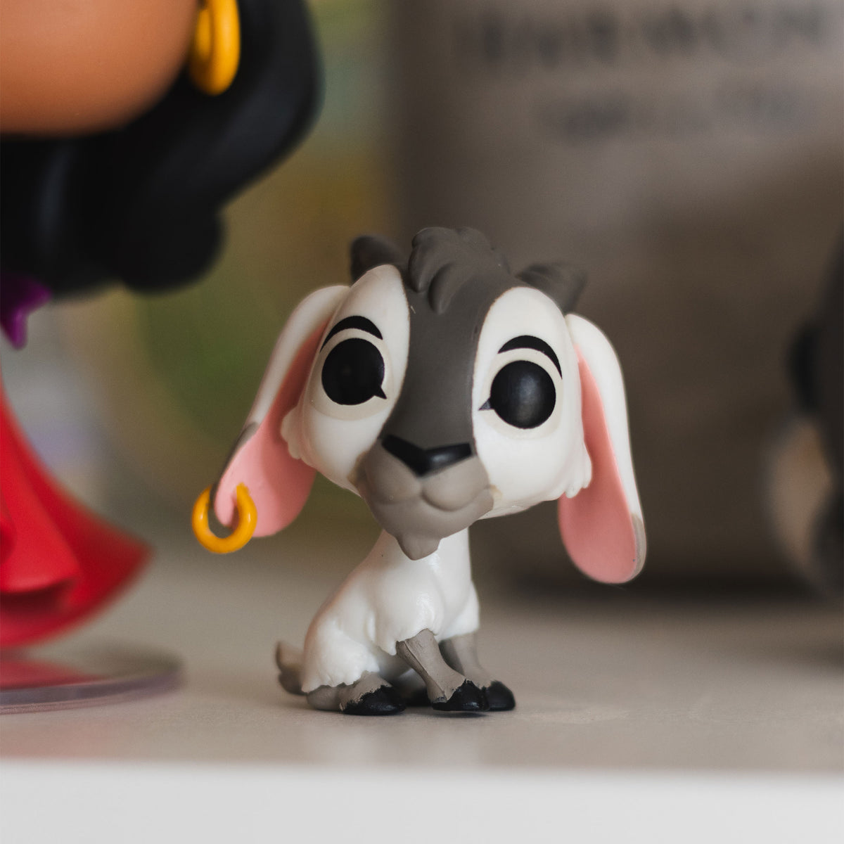 Image produit Le Bossu de Notre-Dame – Esmeralda avec Djali figurine Funko Pop!