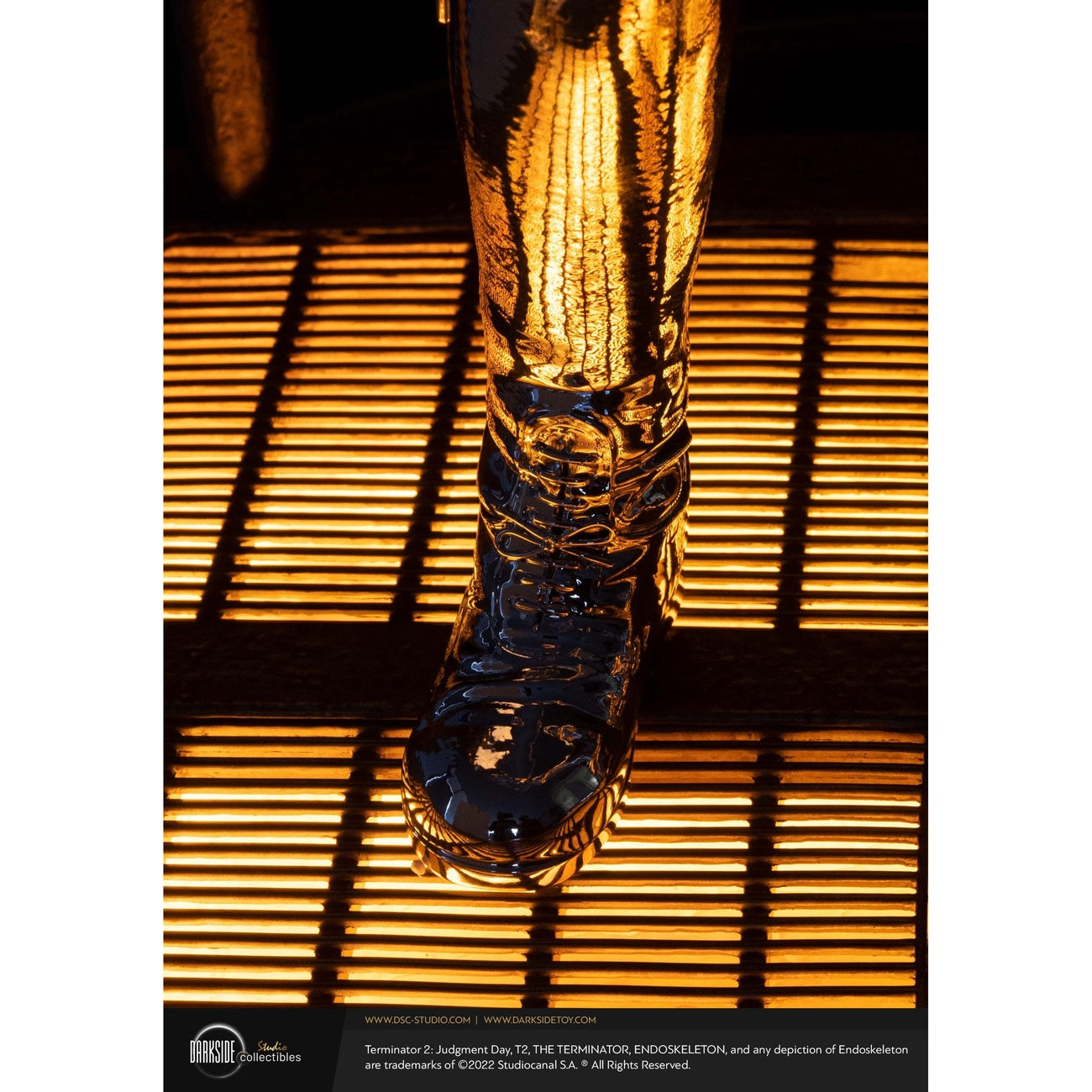 Product image Terminator 2 Judgment Day Premium Statue 1/3 T-1000 Liquid Metal 30th Anniversary Edition 70 cm