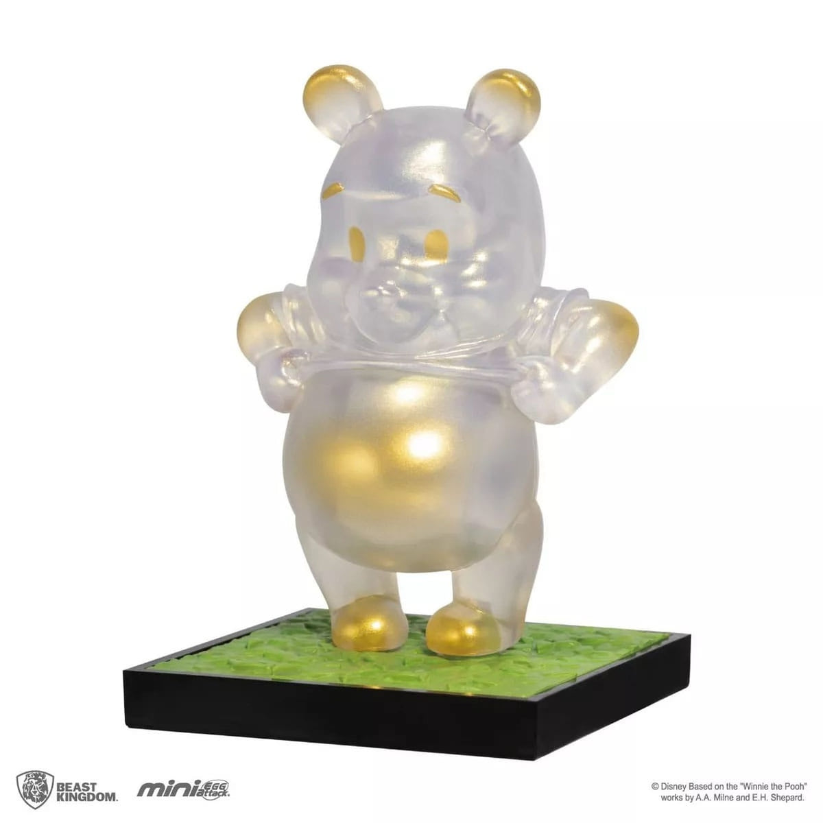 Image produit Disney Classic Series Figurine Mini Egg Attack 100 Years Winnie l’Ourson Édition Perle 8 cm