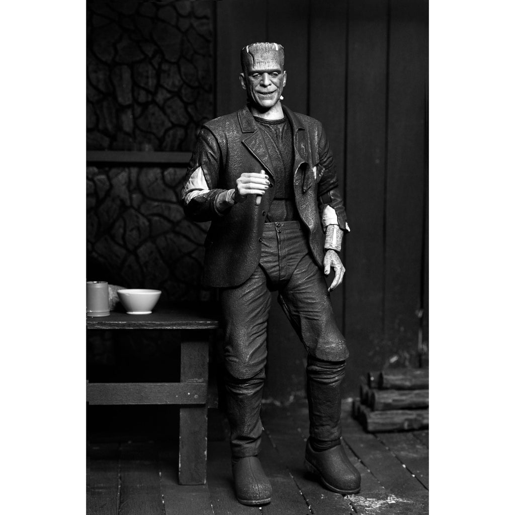 Product image Universal Monsters Action Figure Ultimate Frankenstein's Monster (Bride of Frankenstein) (B&W) 18 cm
