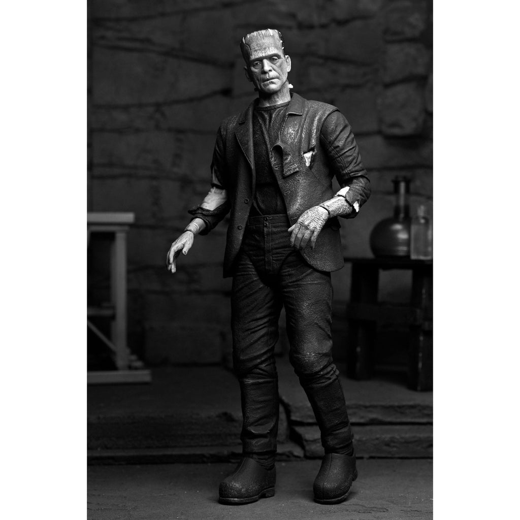Product image Universal Monsters Action Figure Ultimate Frankenstein's Monster (Bride of Frankenstein) (B&W) 18 cm