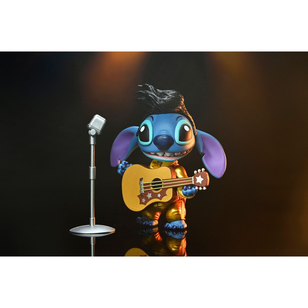 Image produit Figurine d’action Lilo & Stitch Ultimate Gold Suit Elvis Stitch 18 cm