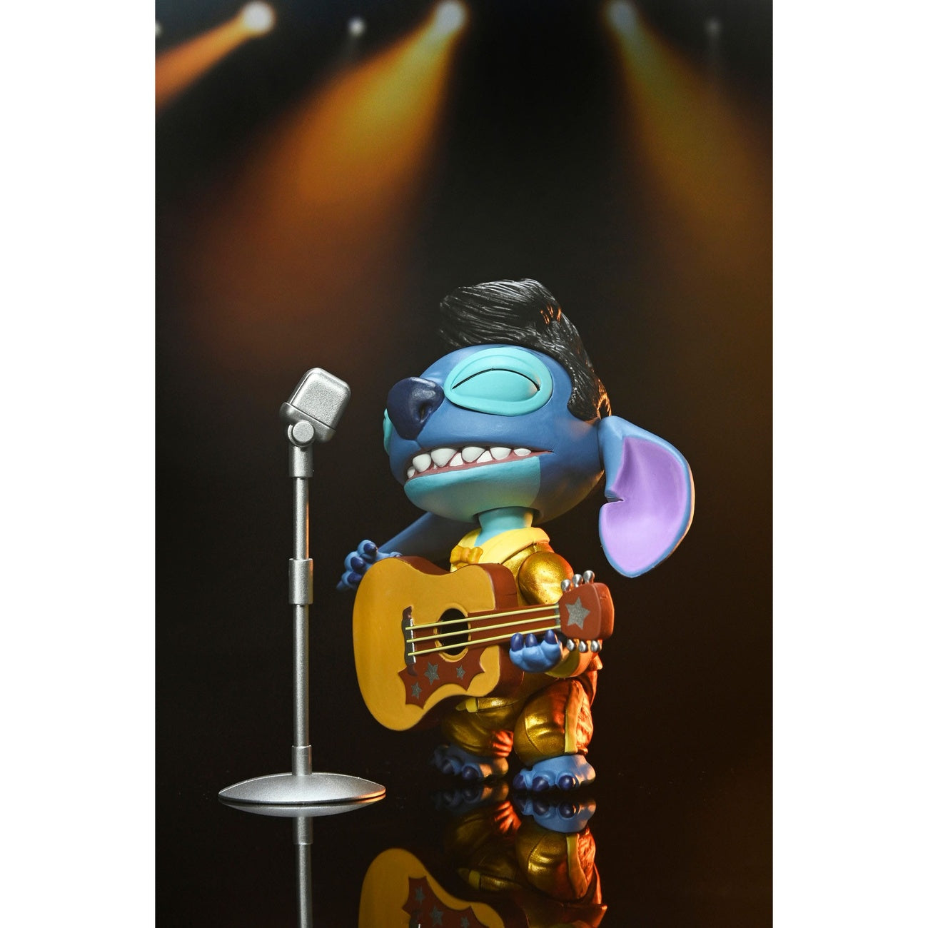 Image produit Figurine d’action Lilo & Stitch Ultimate Gold Suit Elvis Stitch 18 cm