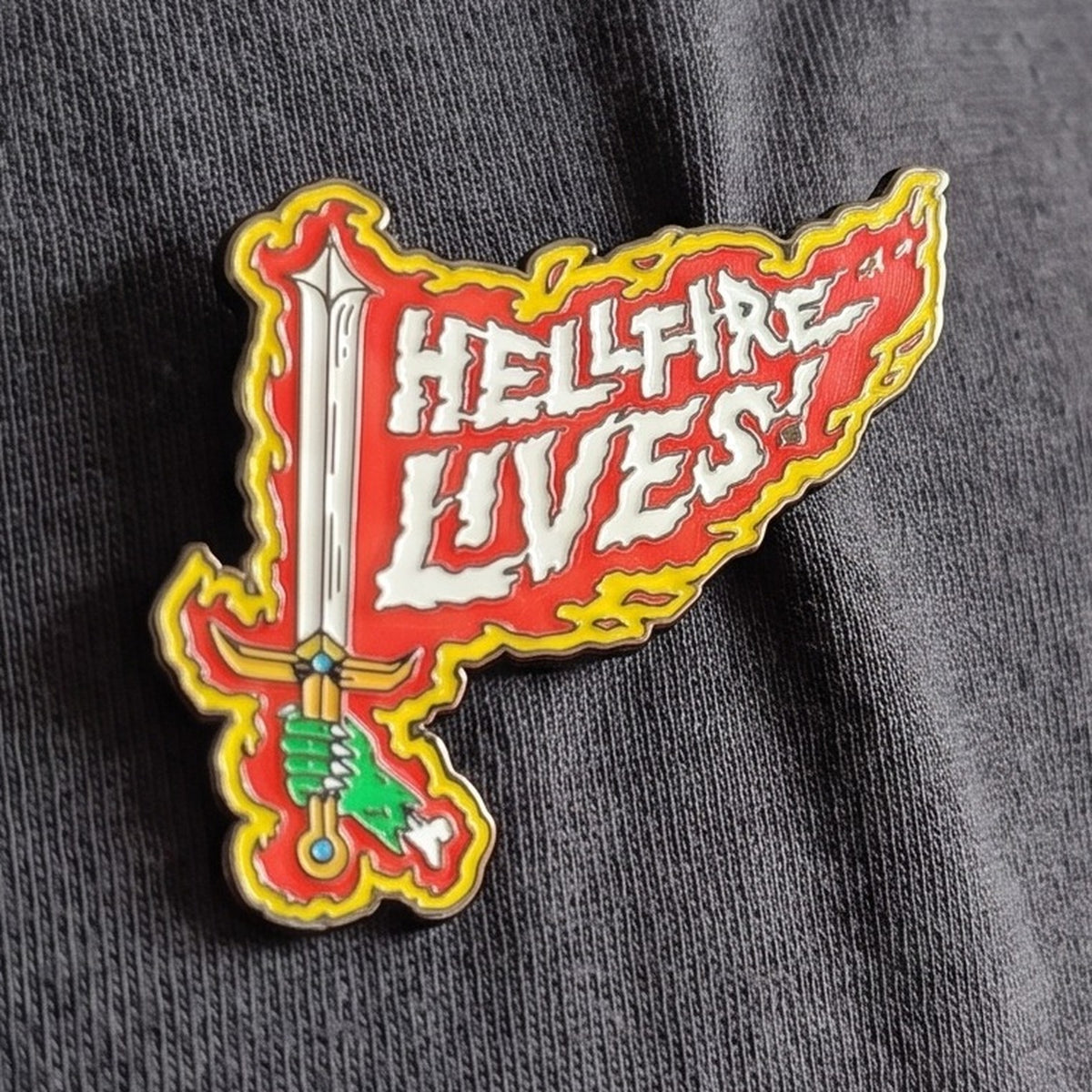 Image produit Stranger Things Pin Hellfire Lives Édition Limitée
