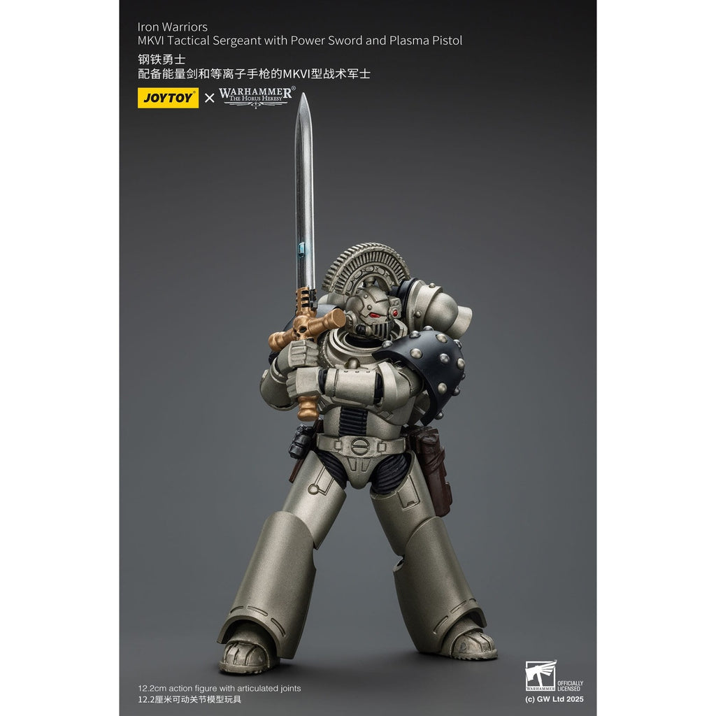 Image produit Warhammer The Horus Heresy figurine articulée 1/18 Iron Warriors MKVI Tactical Sergeant with Power Sword and Plasma Pistol 12 cm