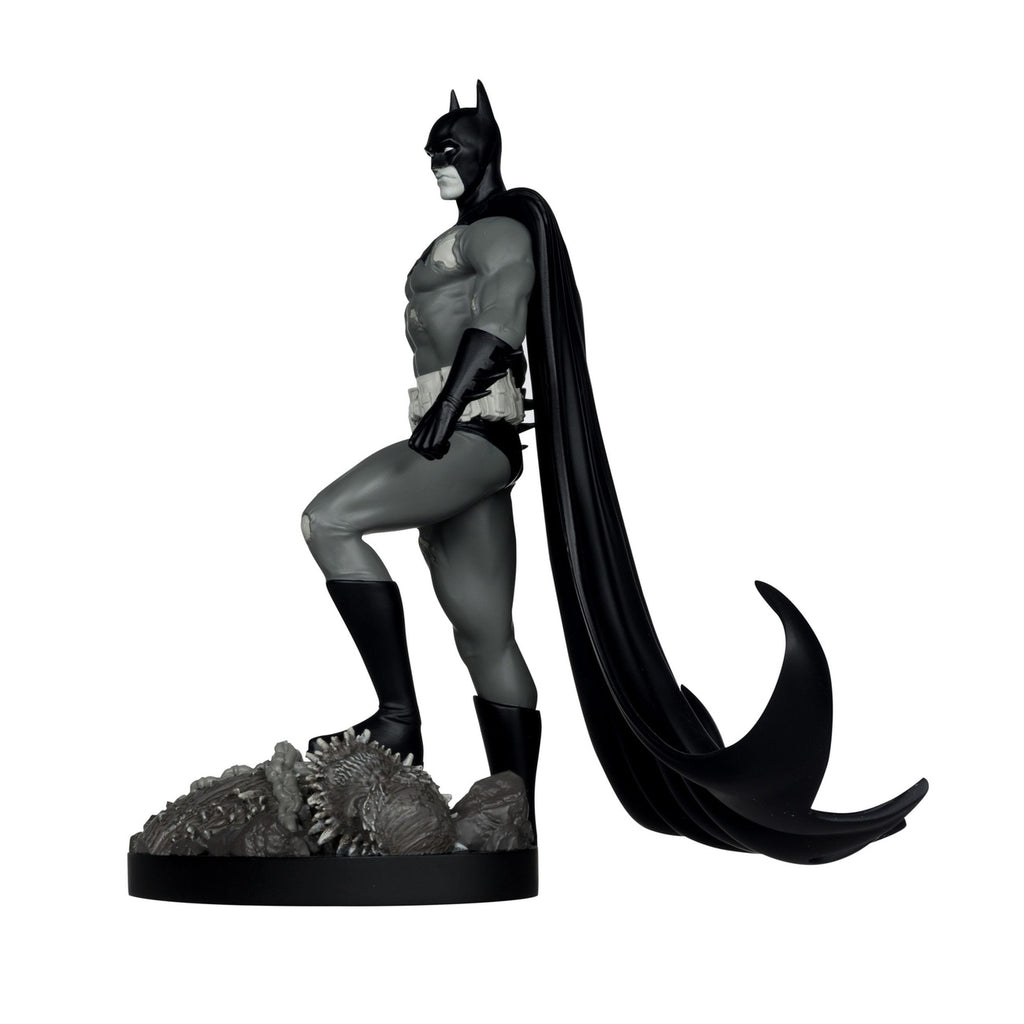 Product image DC Direct Statue 1/10 Batman by Bjorn Barends (Black & White) 18 cm