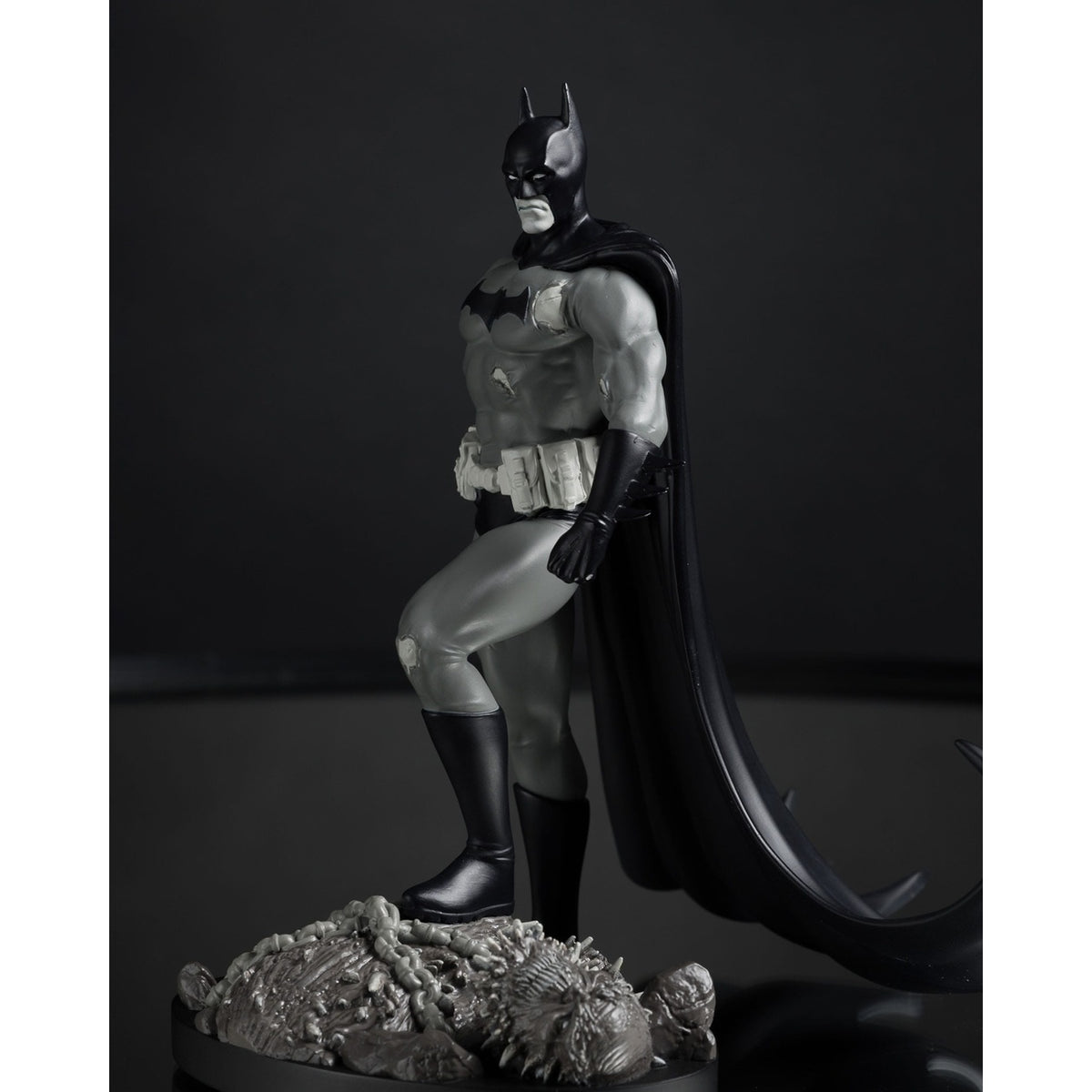 Product image DC Direct Statue 1/10 Batman by Bjorn Barends (Black & White) 18 cm