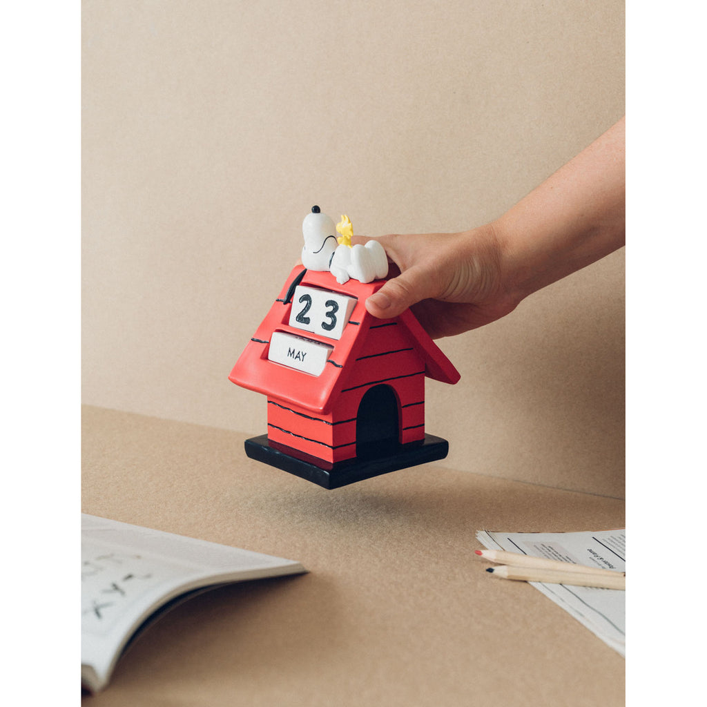 Product image Peanuts 3D Perpetual Calendar Snoopy Doghouse