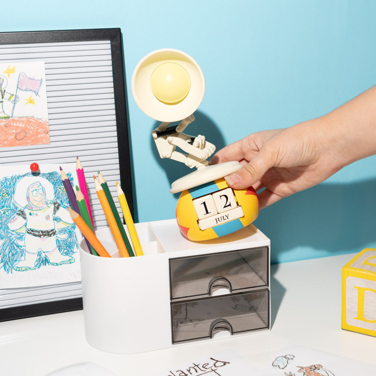 Image produit Calendrier perpétuel 3D Pixar La petite lampe