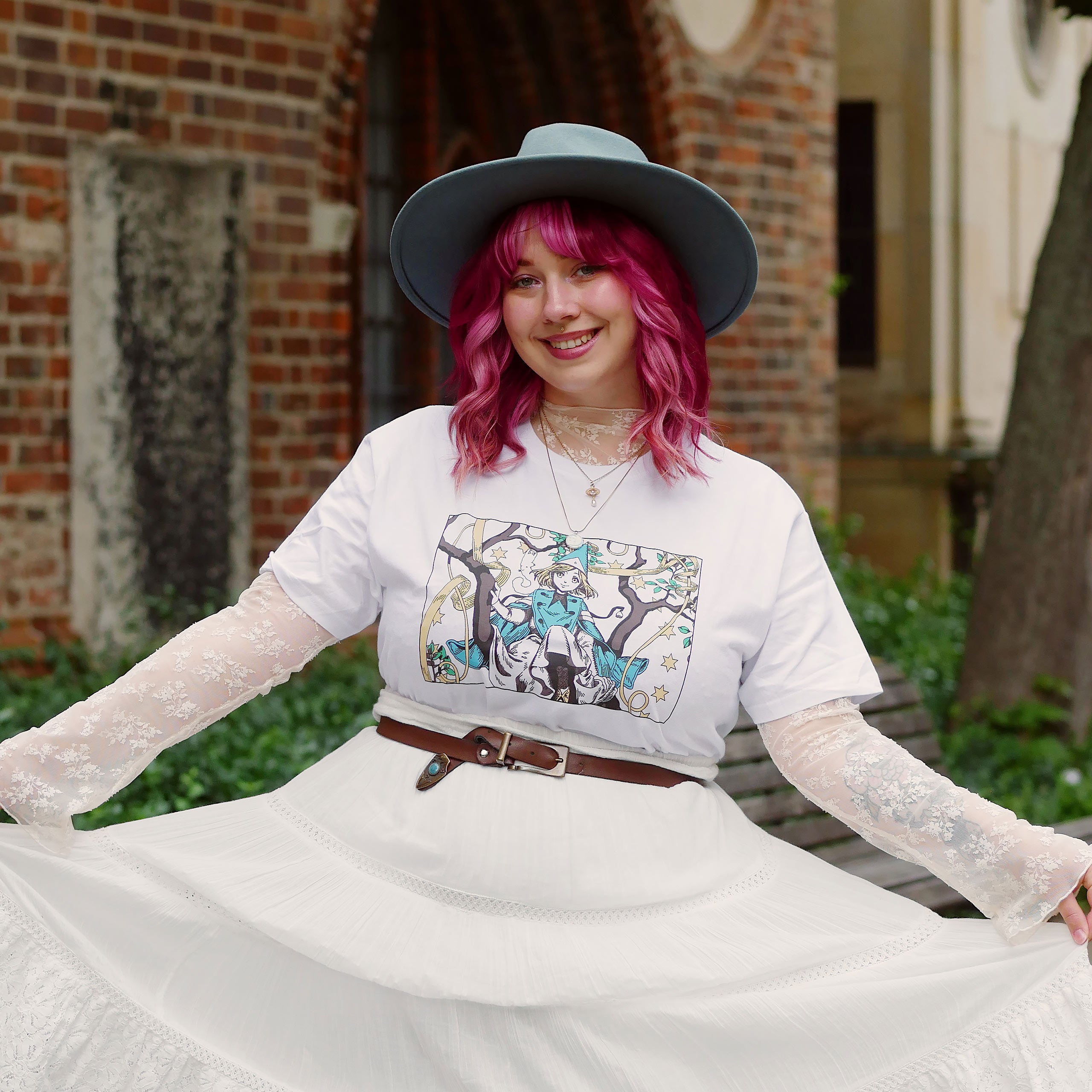 Image produit T-shirt Coco et Atelier of Witch Hat Fans Édition Limitée blanc