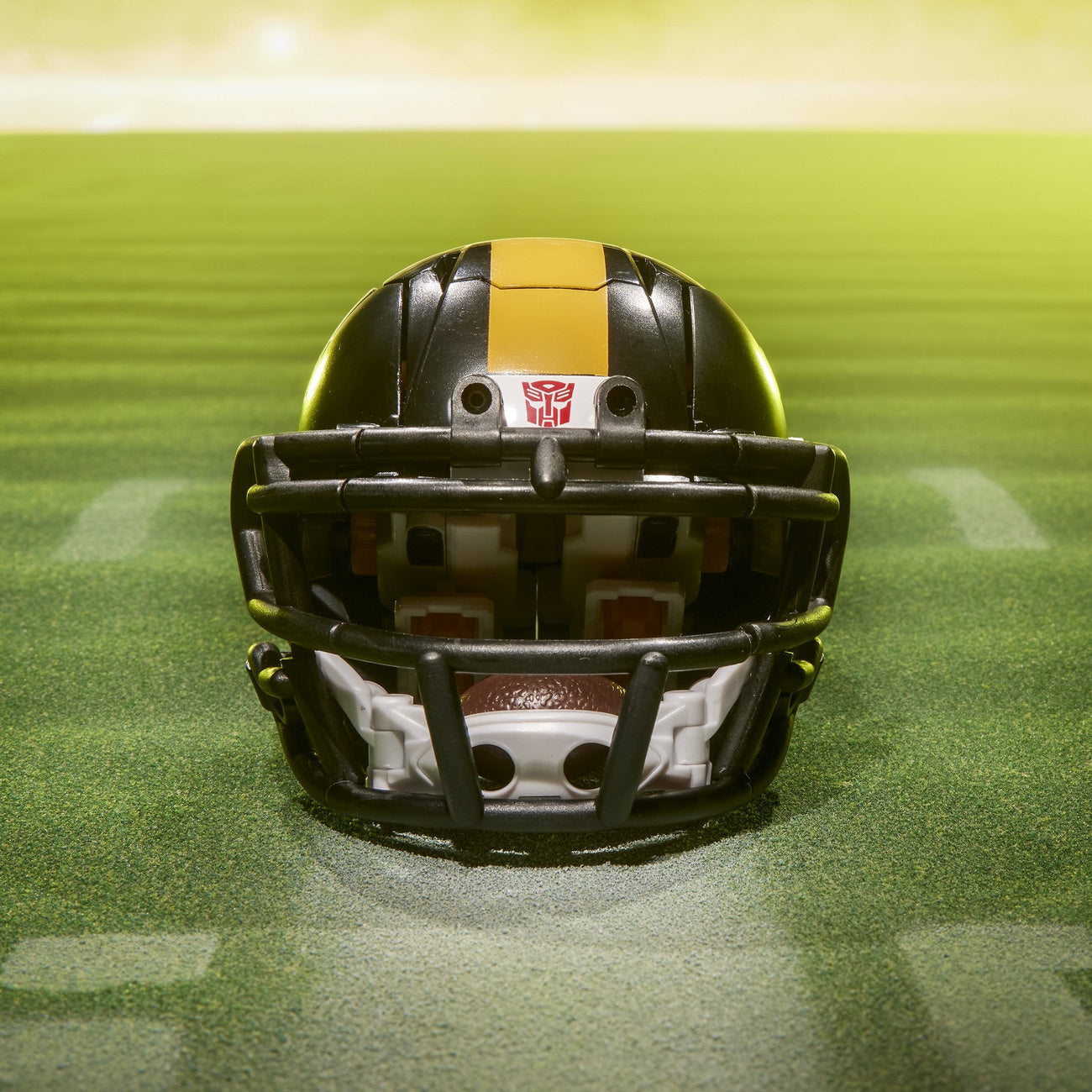 Image produit Transformers x NFL Figurine articulée Pittsburgh Steelers