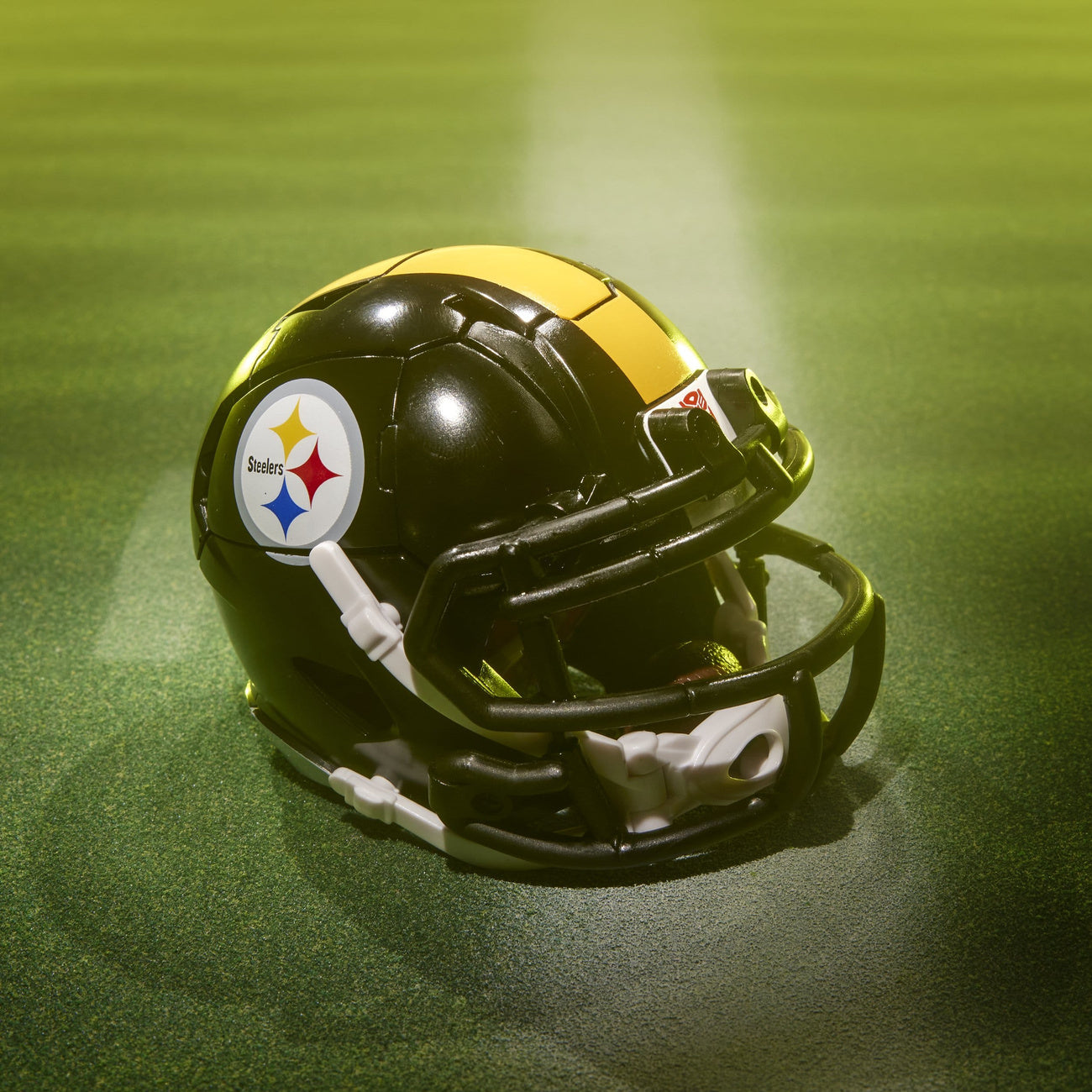 Image produit Transformers x NFL Figurine articulée Pittsburgh Steelers