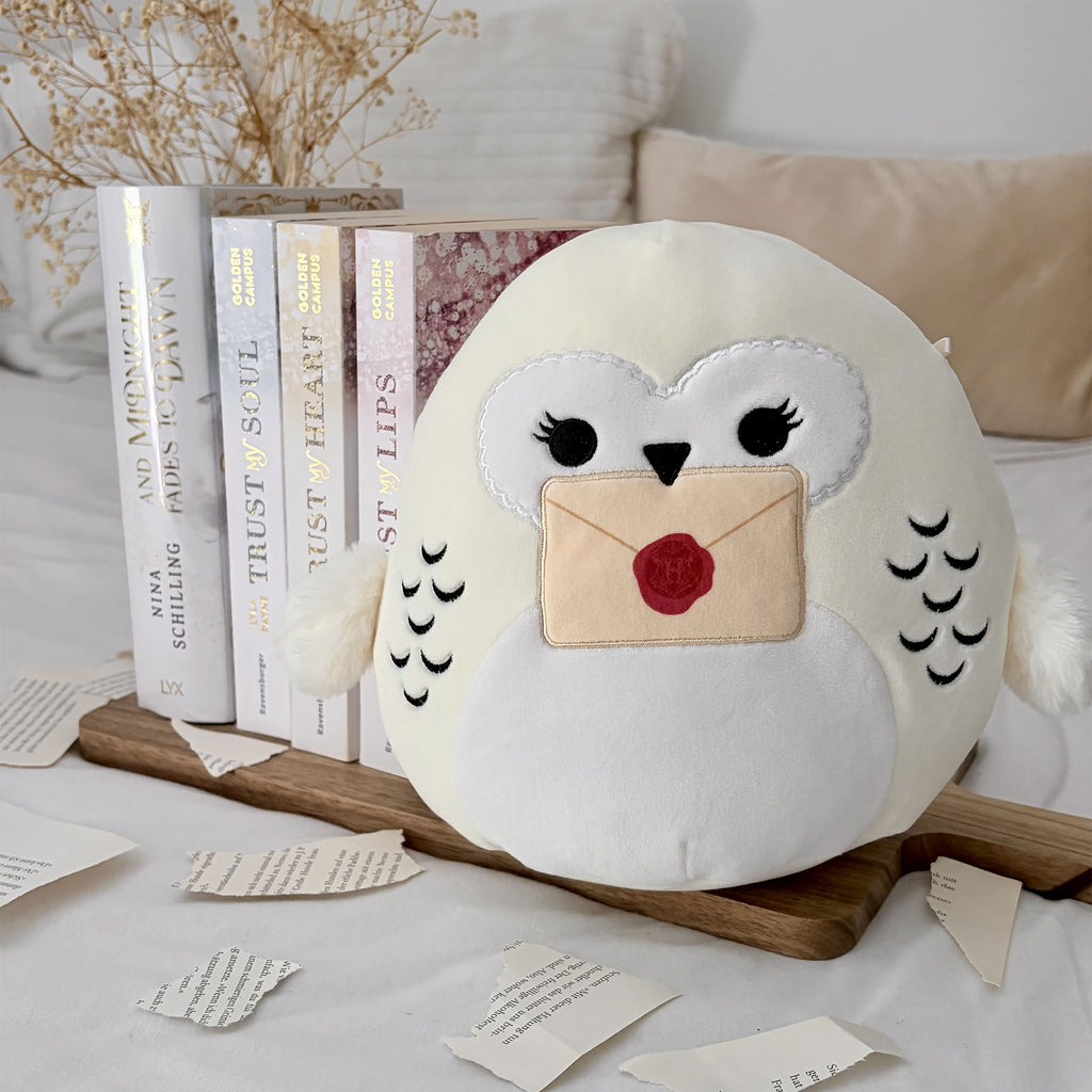 Image produit Hedwige avec lettre de Poudlard peluche Squishmallows - Harry Potter