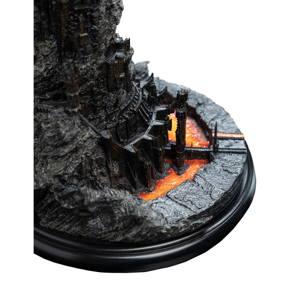 Image produit Le Seigneur des Anneaux Statue Barad-dûr 19 cm