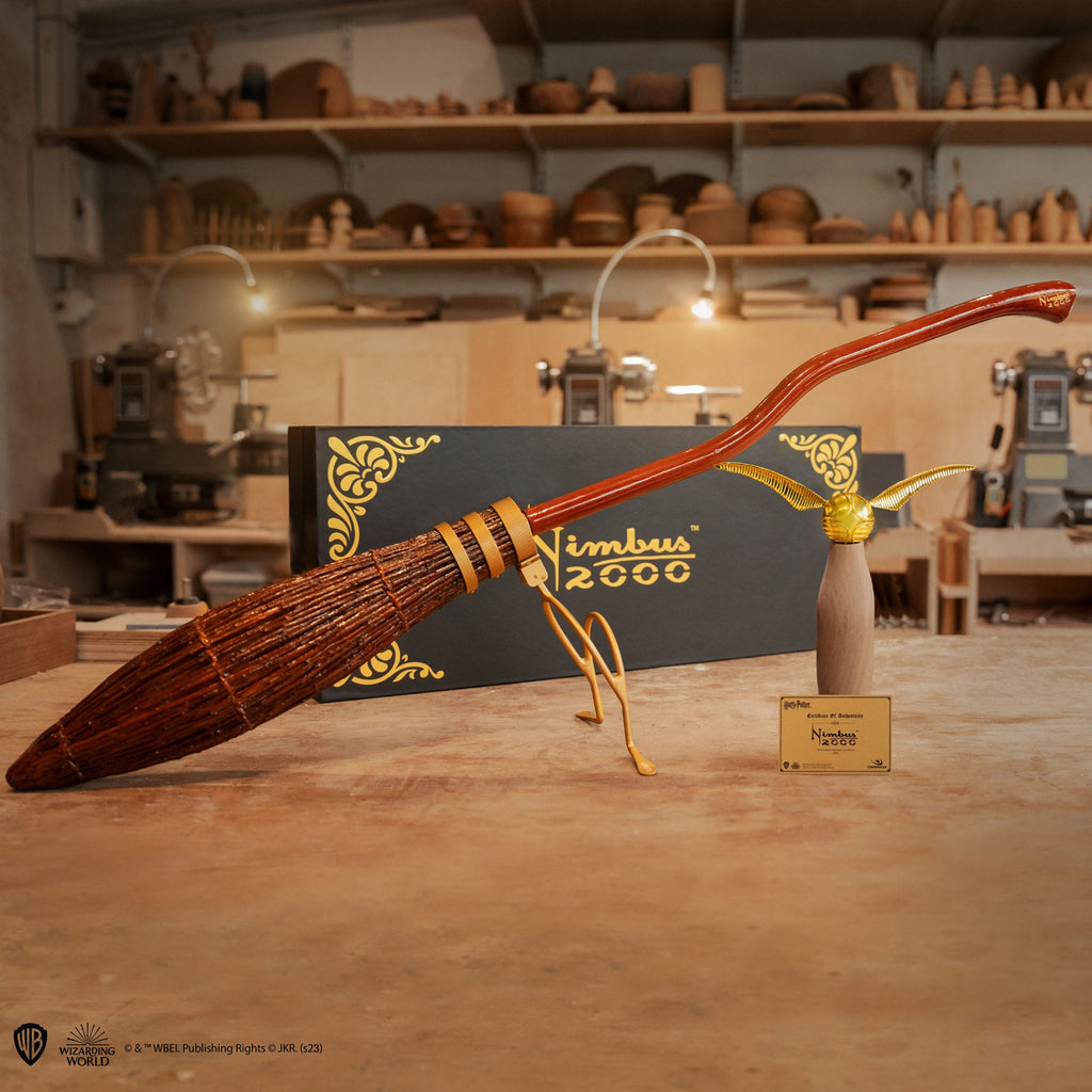 Image produit Harry Potter Réplique 1/1 Nimbus 2000 Junior Balai Magique