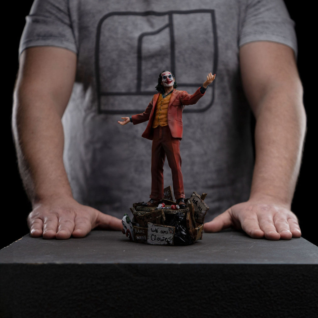 Image produit DC Comics Statue Art Scale Deluxe 1/10 Joker (Arthur Fleck)
